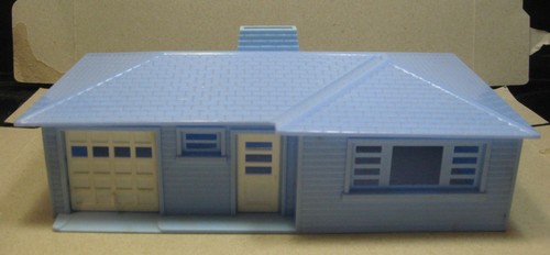 BACHMANN PLASTICVILLE EE. UU. 1852:179 RANCH HOUSE Azul/Blanco escala O-S sin construir/OB | Zustand: Used