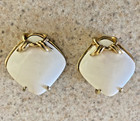 VINTAGE WHITE WITH GOLD TONE TRIM CLIP ON EARRINGS — photo 1