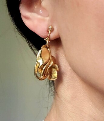 Boucles D'oreilles Fantaisie Vintage - Métal Doré, Occasion - Boucles Légères Et Stylées