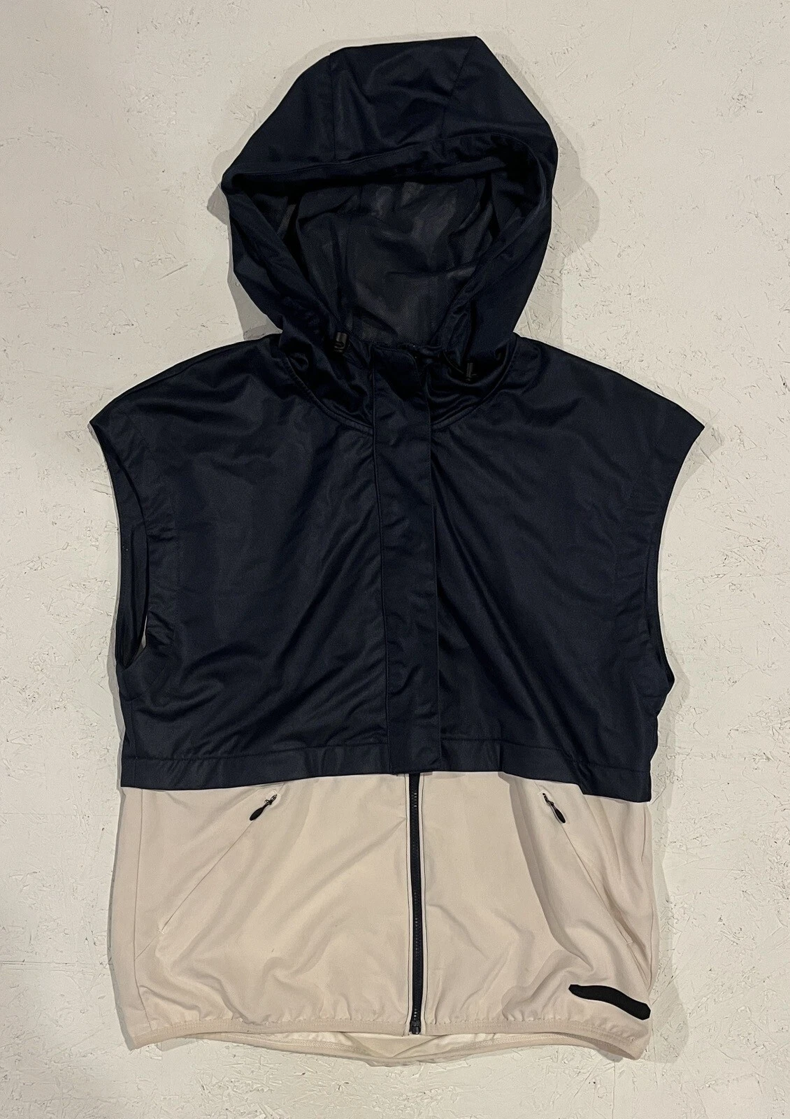 Under Armour Mens Gore Windstopper Hooded Vest SZ Small Blue Beige