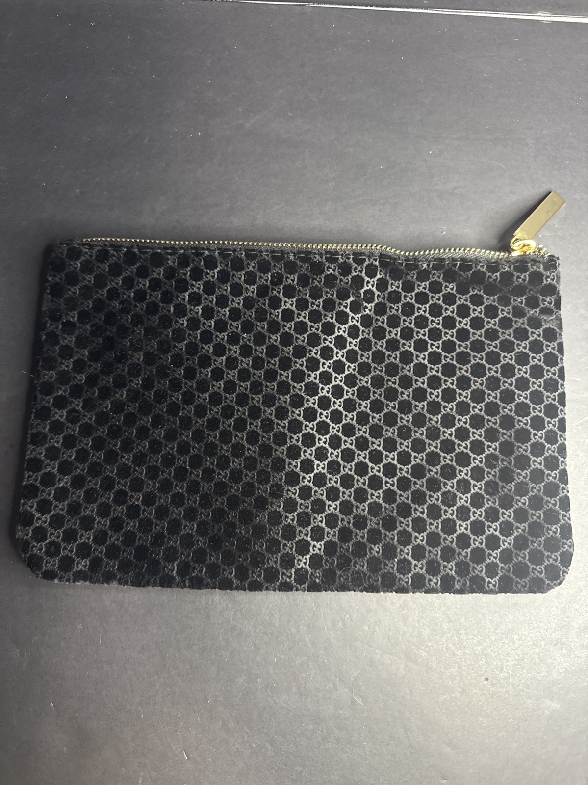 Borsa pochette Gucci Beauty nera velluto goffrato modello GG trucco cosmetico pochette