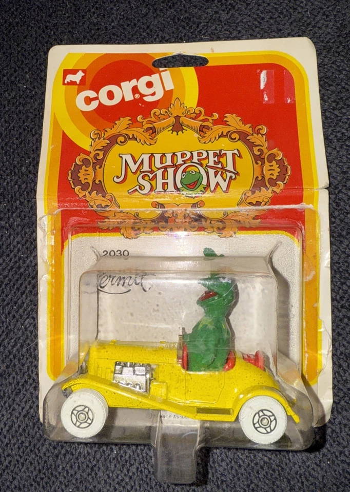 4pc 1979 CORGI MUPPET SHOW KERMIT, FOZZIE, MISS PIGGY+ANIMAL #2030-33 CAR SET - Image 2 of 4