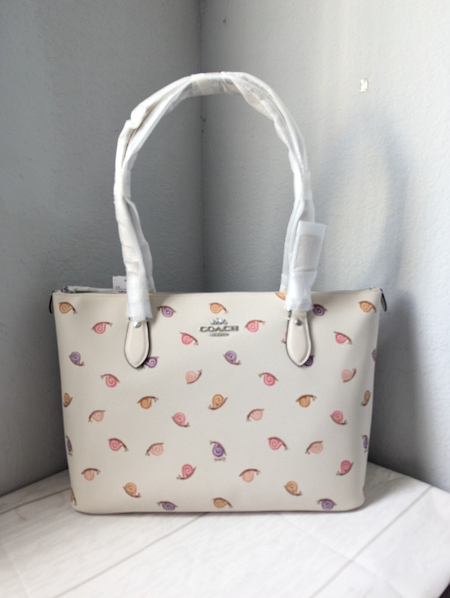 国内即発 COACH カタツムリ プリント ギャラリー トート CV268 NWT Coach CV268 Gallery Large Snail Print Tote Silver/Chalk
