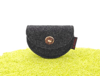 Le Novita Geldbeutel Börse Dirndltasche aus Filz in anthrazit 10 x