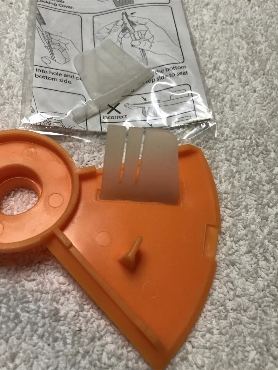 Baby brezza locking cover with store silicone scraper