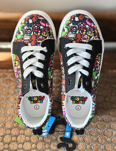 Unisex Nintendo Super Mario Bros Shoes Big Kids Boys Low Canvas Black New Size 1 - Picture 1 of 7