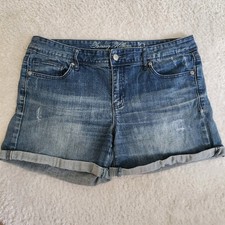 Tommy Hilfiger Womens Medium Wash Cuffed Denim Shorts Distressed Size 10