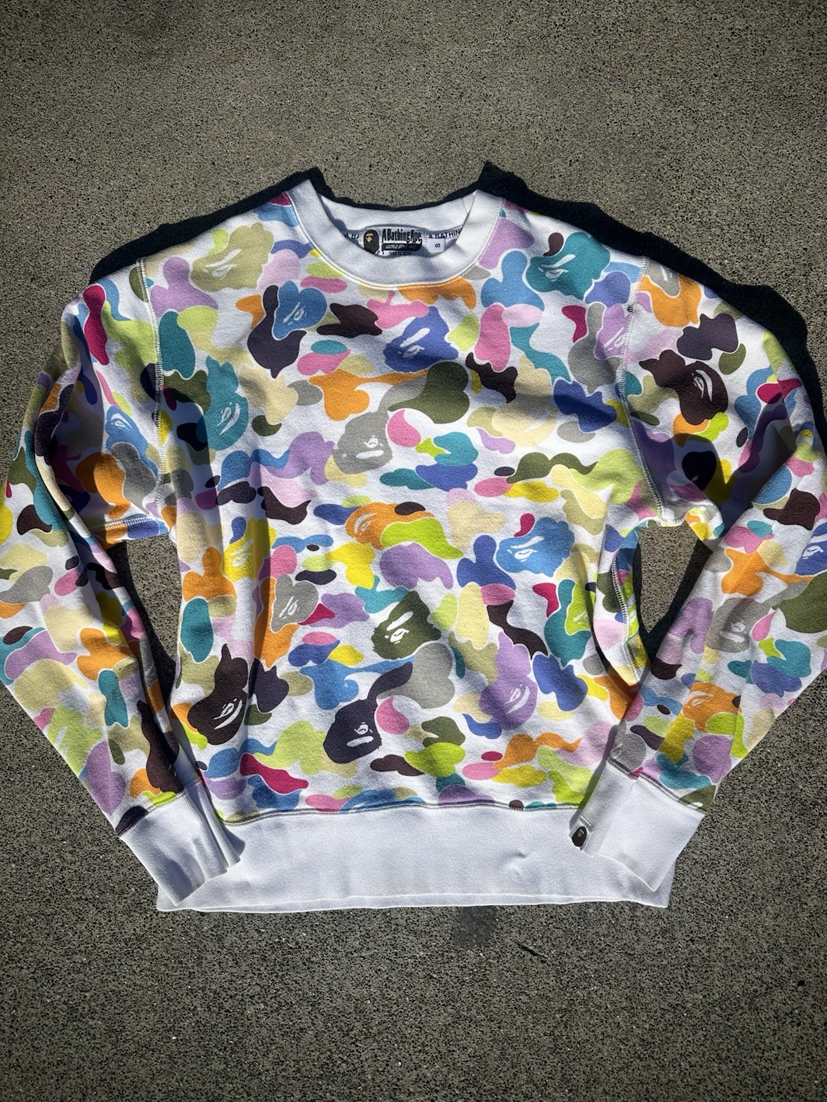AUTHENTIC THE BATHING APE MULTICOLOR CREWNECK SWE… - image 2