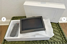 New 7 in Digital Photo Frame with IPS Screen - 1280x800 , 16:9 , Black