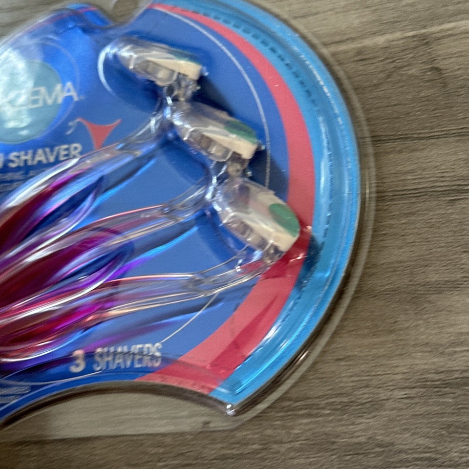 Noxzema Bikini Shave & Trim Shavers 3 Pk RazorsSoothing Aloe NEW
