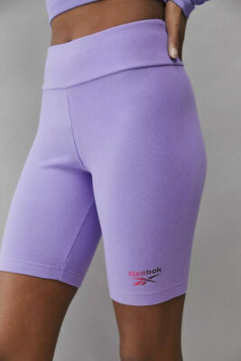 Reebok DAMEN Classics lila Foundation Legging Shorts GRÖSSE SMALL NEU 