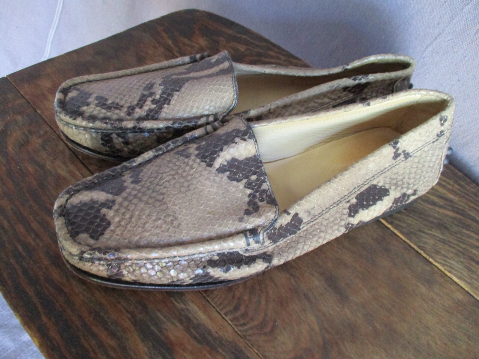 Kroll modern beige brown python leather driving d… - image 1