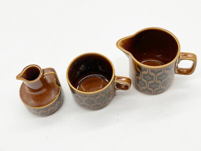 VINTAGE HORNSEA POTTERY HEIRLOOM BROWN AND BLACK CUP AND 2 JUG SET