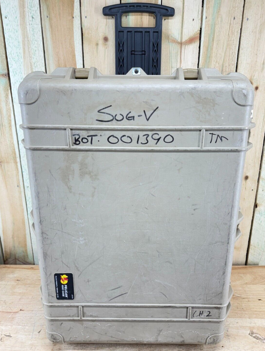 Pelican 1660 Protector Case Tan Rolling Waterproof Good Condition AB Free Ship