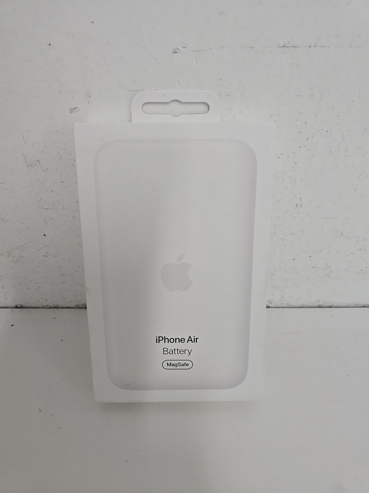 【新品開封】Apple iPhone Air Battery MagSafe iPhone Air MagSafe Battery - Apple