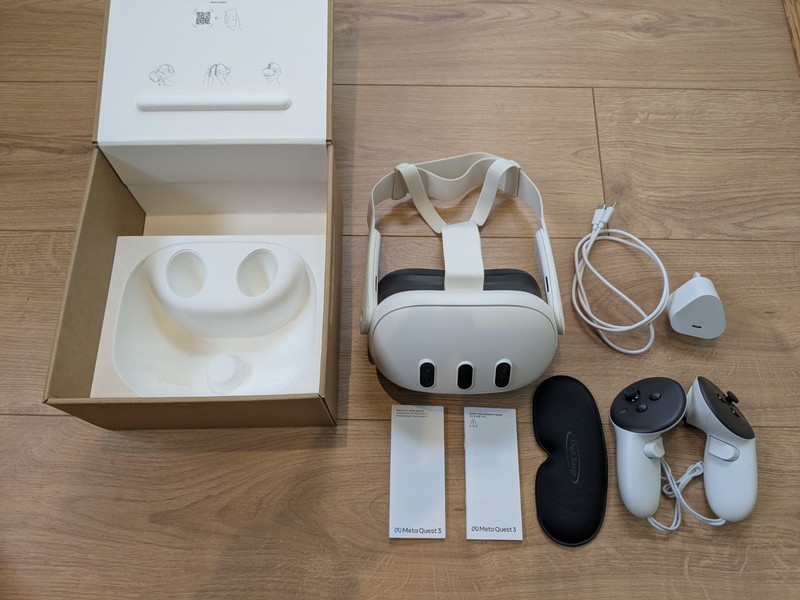 Oculus Meta Quest 3 512GB with Controllers and Original Box