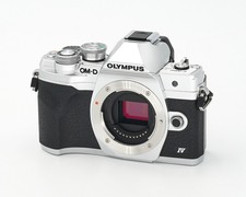 Olympus OM-D E-M10 Mark IV silber Gehäuse wi...