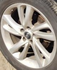 2018 QX30 OE Wheel 18x7 10 Spoke Alternating Spoke Infiniti