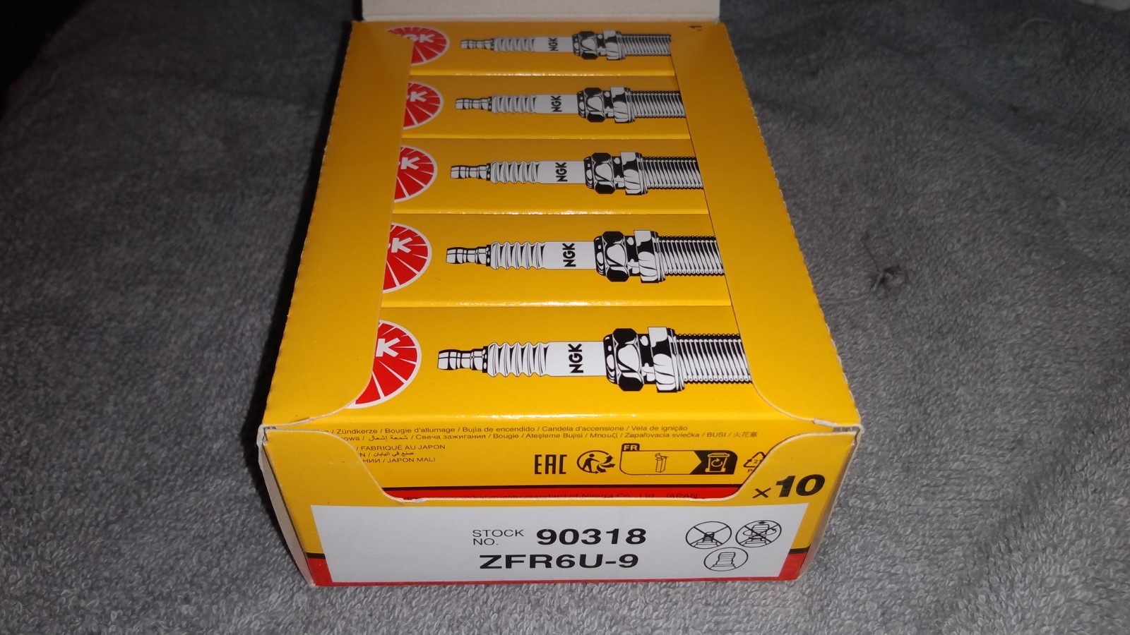 NGK Spark Plug 90318 / ZFR6U-9  -- box of 10 / Lot of Ten