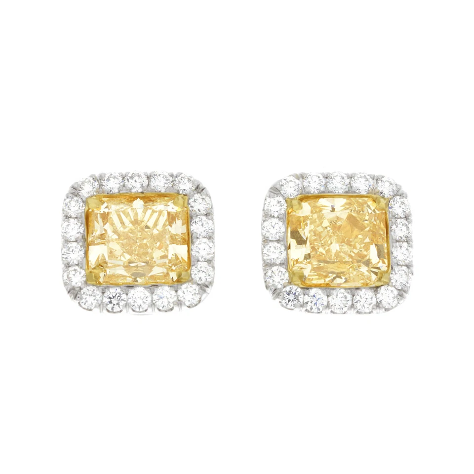Elegante conjunto de aretes de oro de 18k de diamantes talla cojín de 2,70 quilates con certificación GIA