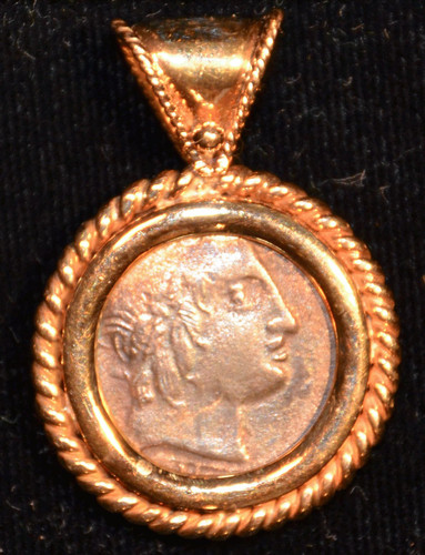 Genuine Ancient Roman Republic Silver Coin c. 85-84 B.C., set in 14K Yellow Gold - Picture 2 of 3