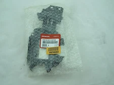 NEW OEM HONDA ELEMENT GAS DOOR BRACKET & HINGE 2003-2008 GENUINE 63910-SCV-A01ZZ