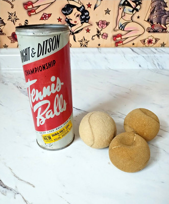 Vintage Wright & Ditson championship Tennis Balls can with old balls