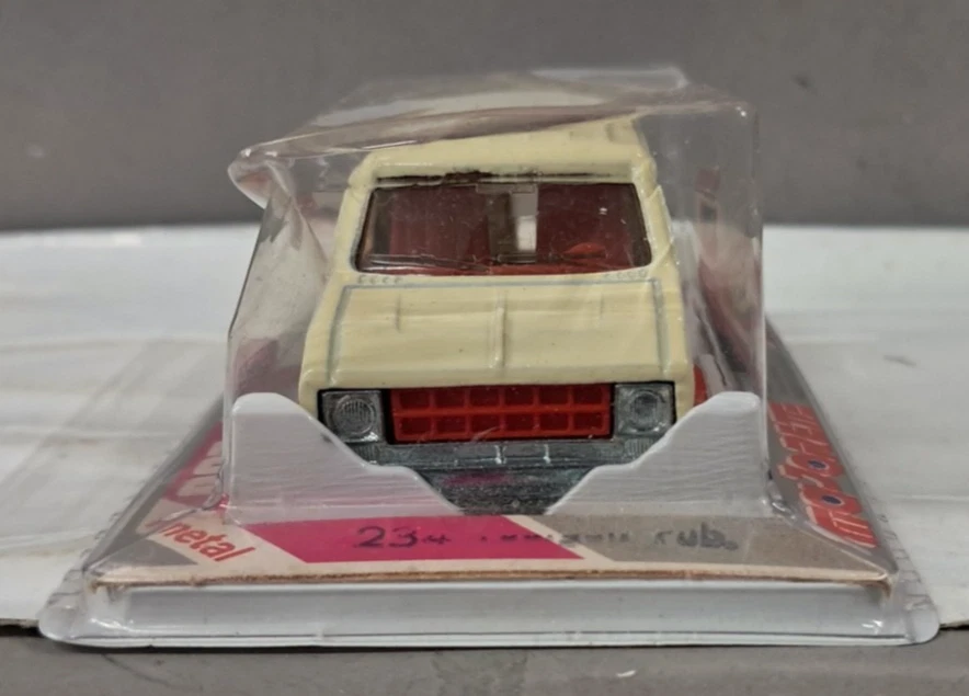 MAJORETTE 1/64 - FURGONE FRUITS N° 234 MADE IN FRANCE ANNI 80 - Immagine 2 di 3