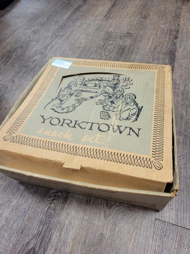 Vintage Federal Glass 8 Piece Yorktown Snack Set Thumbprint Pattern Original Box