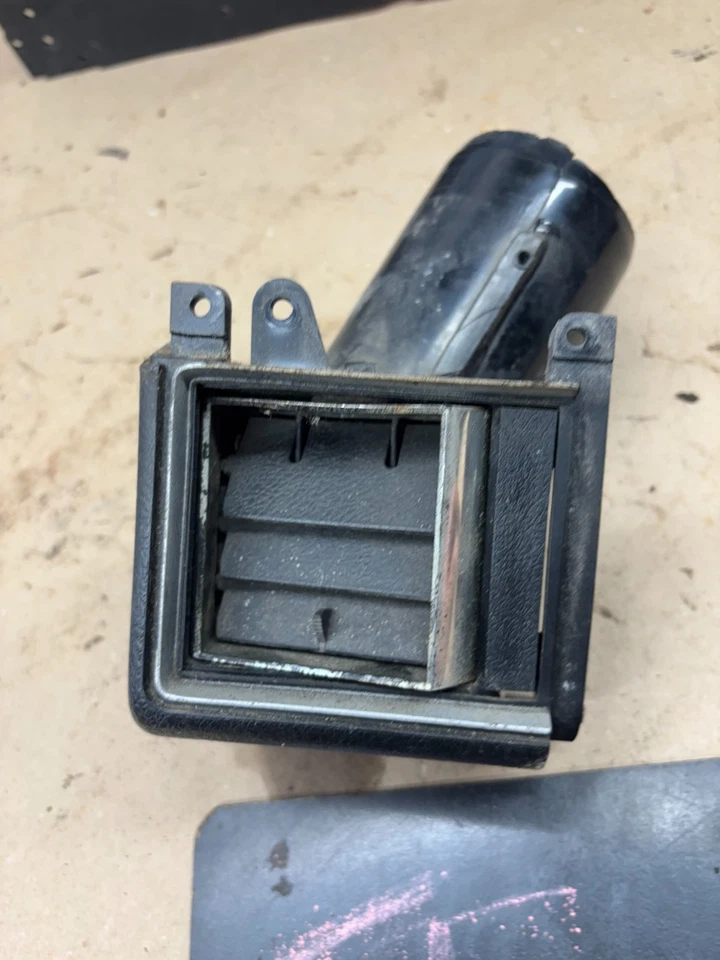 1970 1978 1981 CAMARO DASH LOWER CORNER LEFT AIR HVAC AC HEAT HEATER VENT BLINDS - Image 3 of 4