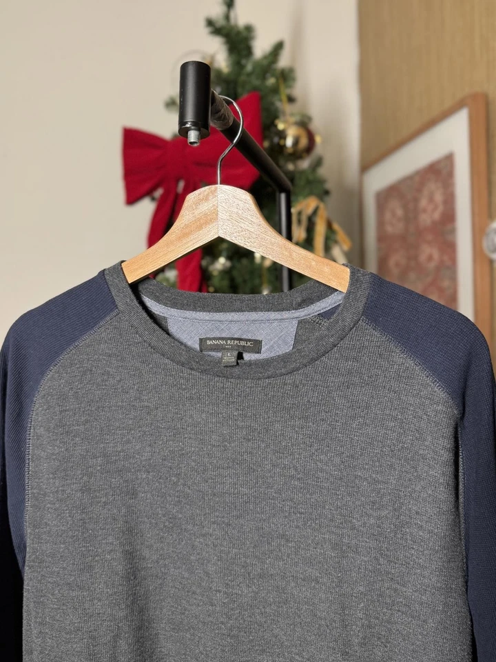 Camiseta raglán manga larga para hombre, gris y azul marino Foto 3 de 4