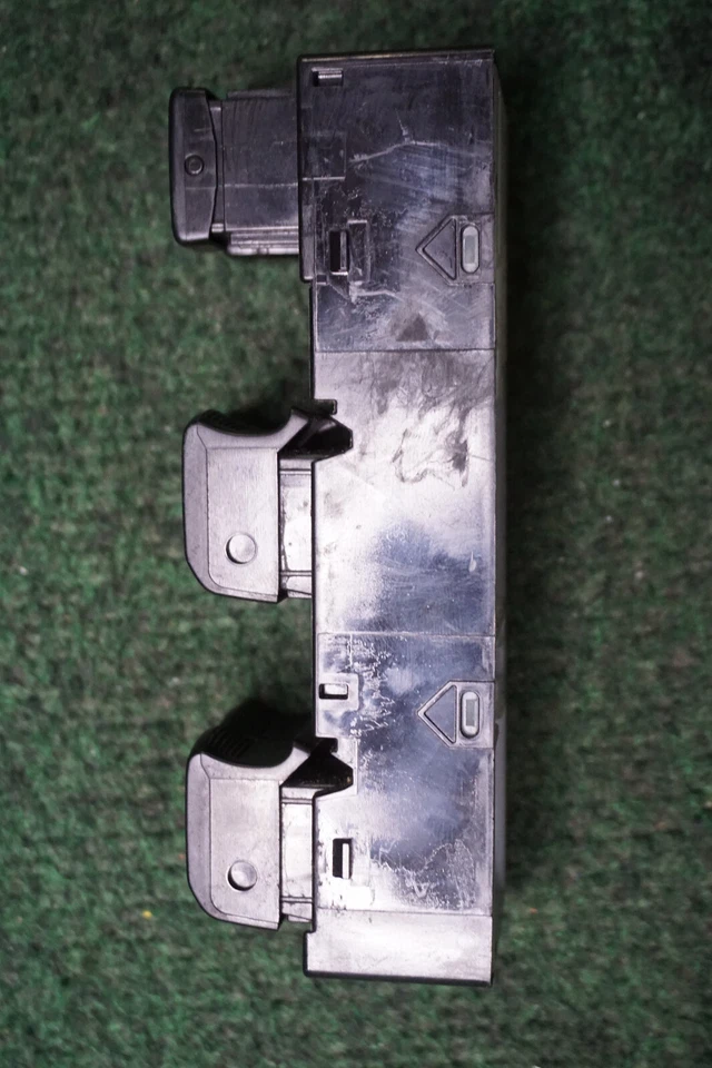 Interruptor de ventana delantera izquierda Nissan Cube 2009 2010 2011 2012 2013 14 OEM 809611FC0A Foto 4 de 4