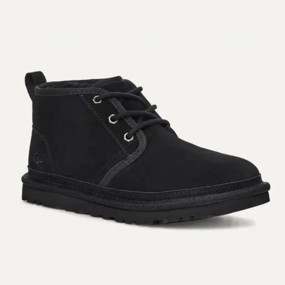 Stivaletti chukka Ugg Neumel neri scamosciati foderati in shearling stringati 7