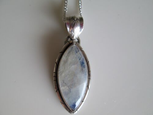 STERLING SILVER MOONSTONE PENDANT ON 18 INCH CHAIN - Photo 1 sur 6