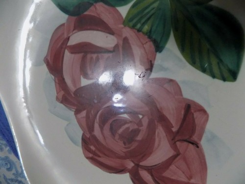 Red Wing Pottery Plate Rose Dinner Plate and Wall Plate Holder - Picture 3 of 9