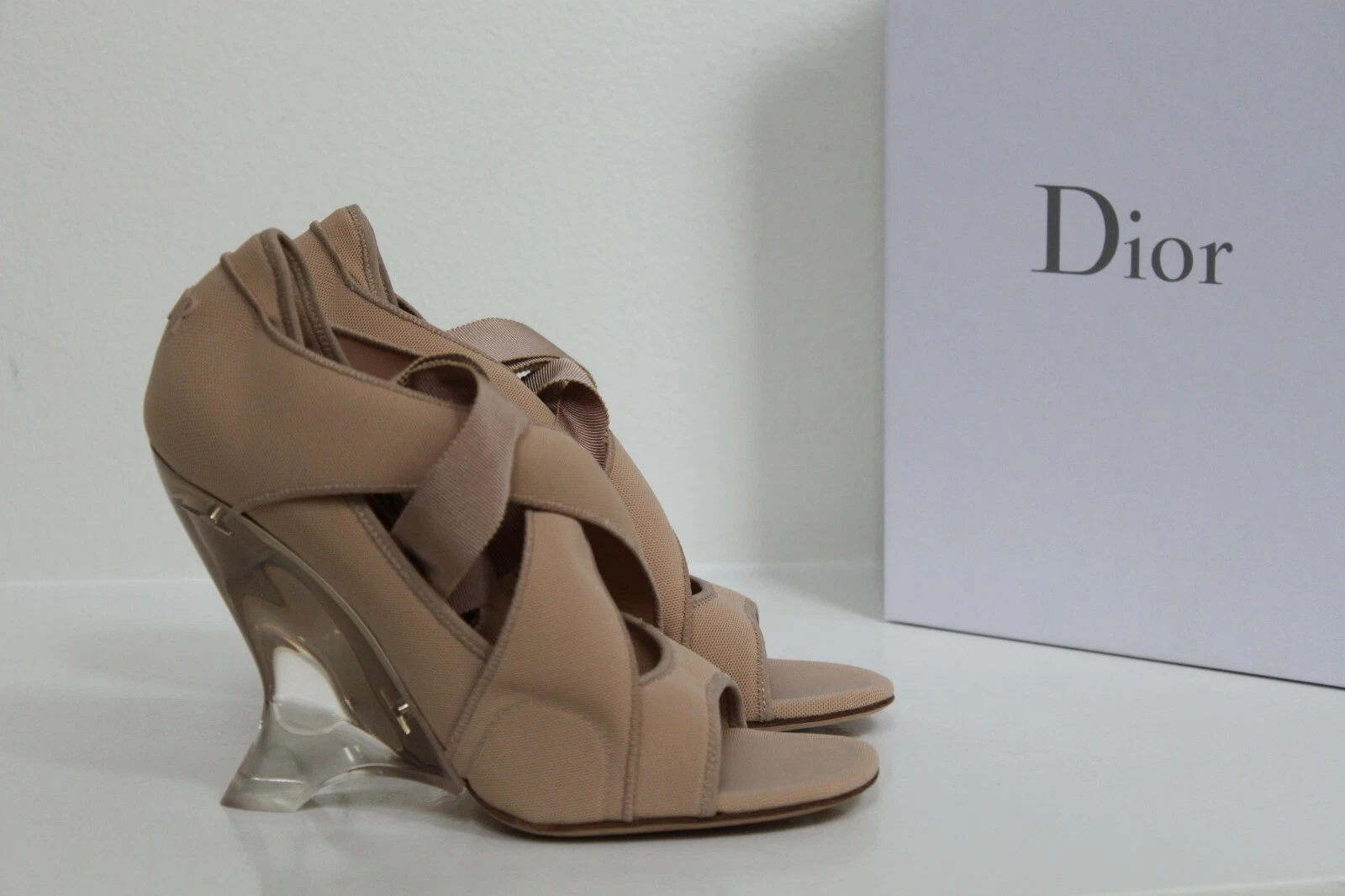 Sandales neuves taille 9,5/40 Christian Dior Etoile Lucite à lacets nus
