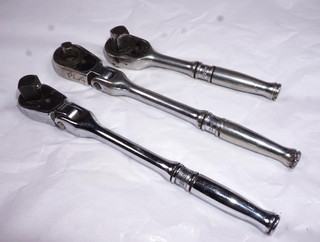 THREE SNAP ON SHORT RATCHETS TM 711 FM 70A 3/8 AND 1/4"