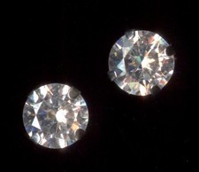 New 10K Solid White Gold 5mm Round Clear Crystal CZ Solitaire Stud Earrings FU