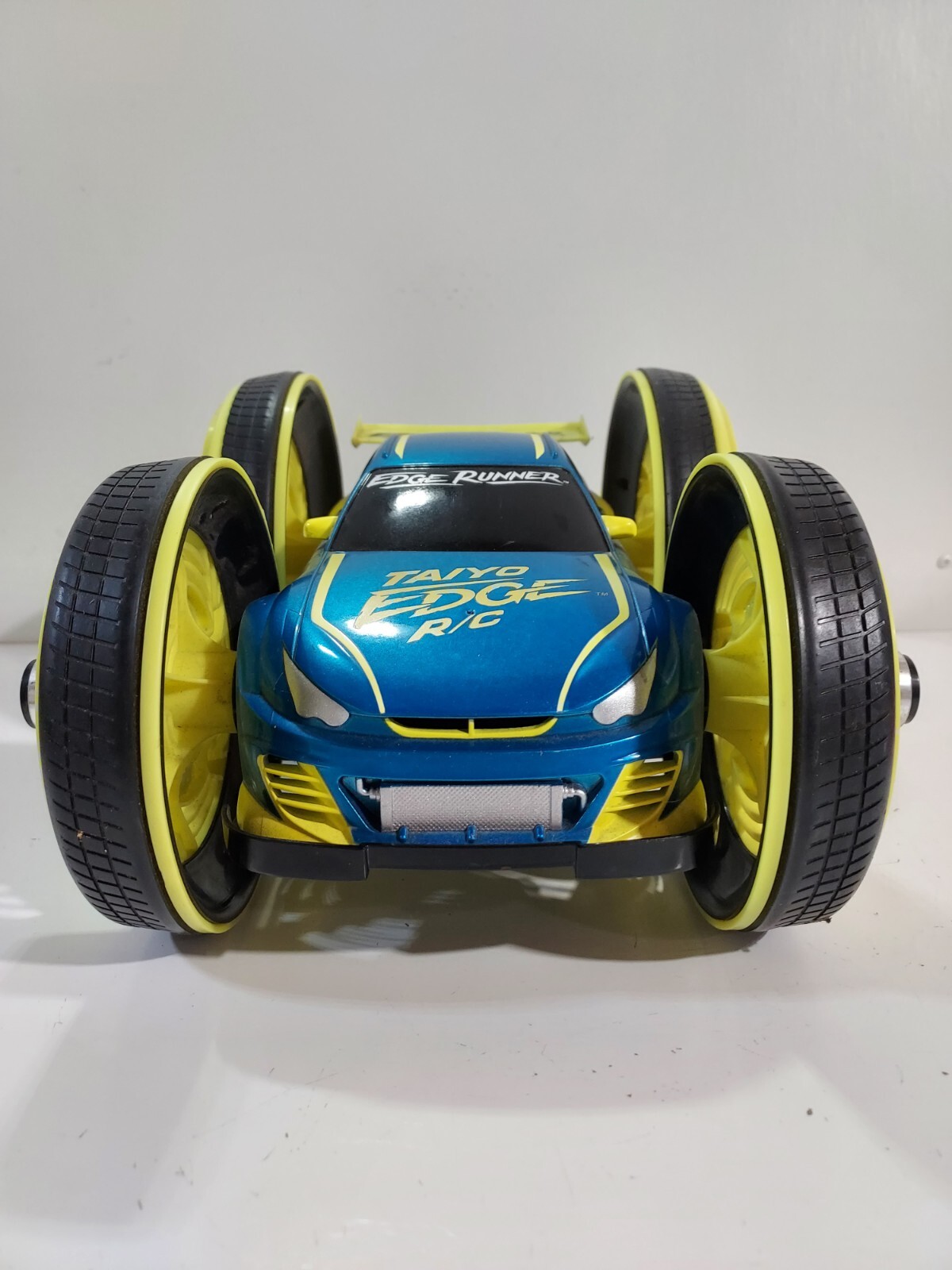 Taiyo Radio Controlled (R/C) 9.6v Edge Runner Car (No Remote) eBay