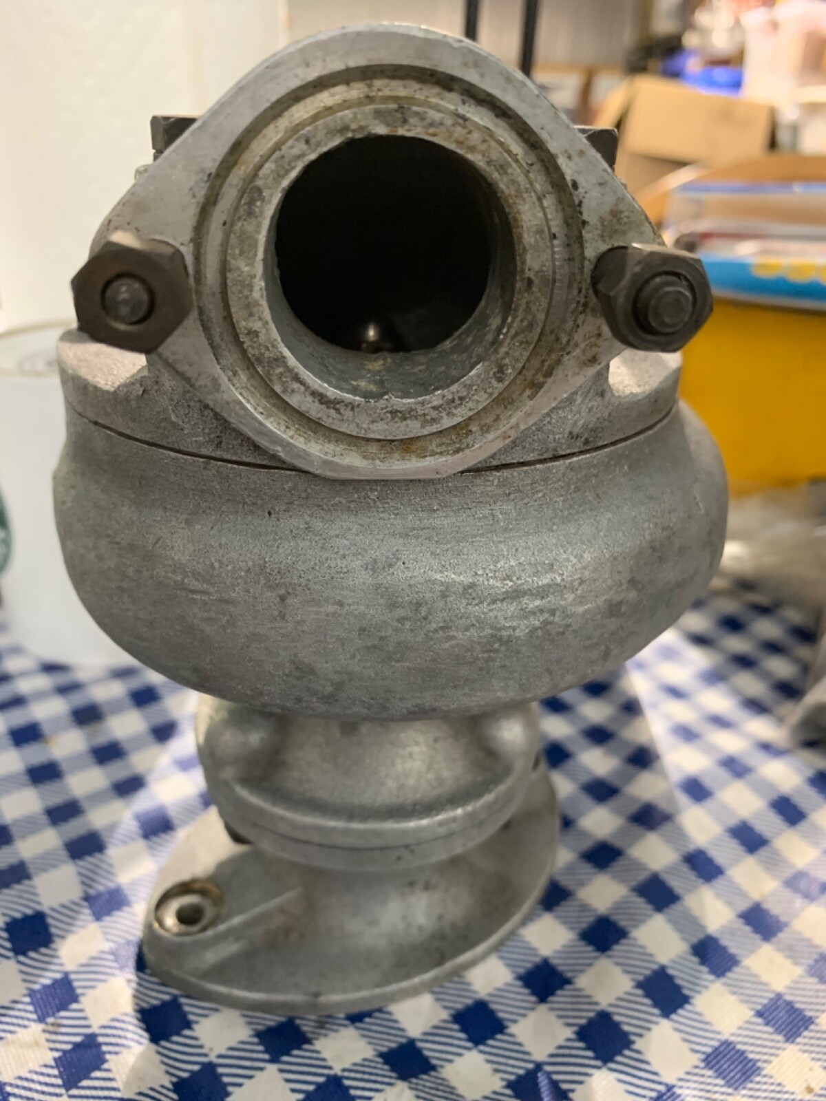 Maserati a6g water pump in very good condition, turns easily by hand.