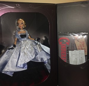 disney designer collection premiere series doll