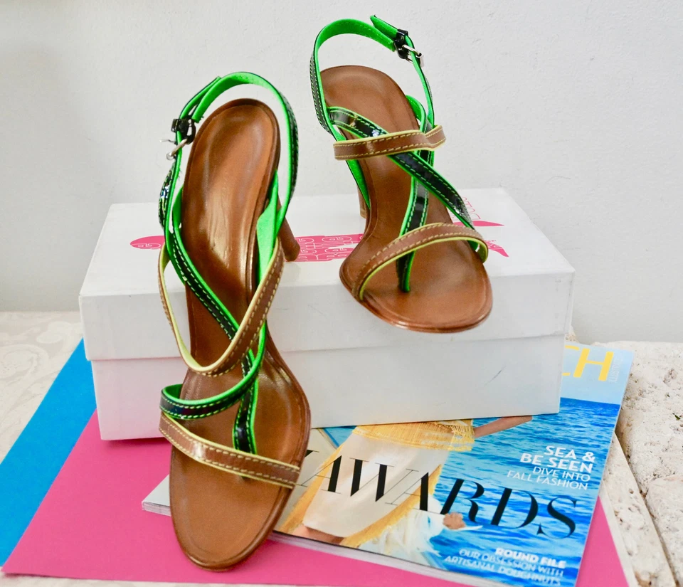 NUEVO EN CAJA $240 Sandalias Sigerson Morrison de charol con tiras de tacón alto 10B Italia Foto 3 de 4