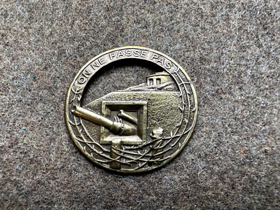 Original French circa late 1930's ''On Ne Passe Pas'' Maginot Line pin badge