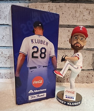 Roberto Alomar Bobblehead and Frank Thomas Statue Stadium Giveaways 57