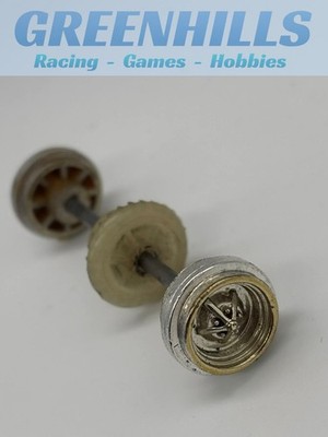 Greenhills Scalextric Ford 3L C18 Hinterachse + Dom Mittelräder - P6202