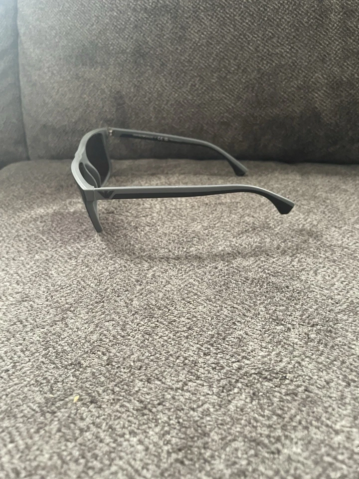 Gafas de sol para hombre EMPORIO ARMANI EA4033 5229T3 negro gris polarizado gris talla 56 mm Foto 4 de 4