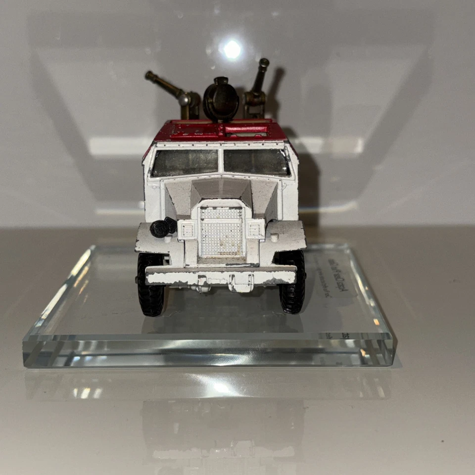 Corgi #422 Quad Tractor #6 Riot Police Truck w/2 Water Cannons, Die-cast Metal - Image 3 of 4