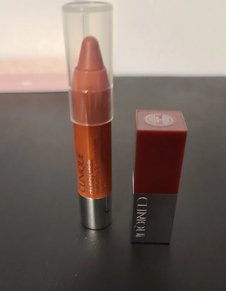 **Nuevo** Paquete de 8 piezas de maquillaje Clinique Foto 4 de 4