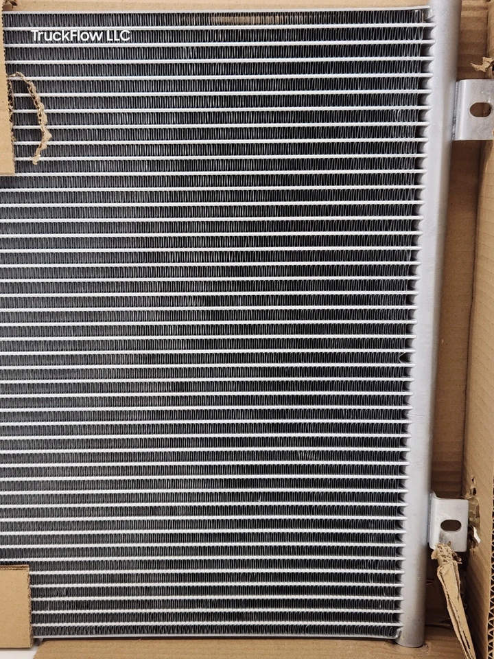 Condensador de aire acondicionado Dodge Ram 2500 3500 1994-1997 nuevo UAC CN4579PFC Foto 3 de 4