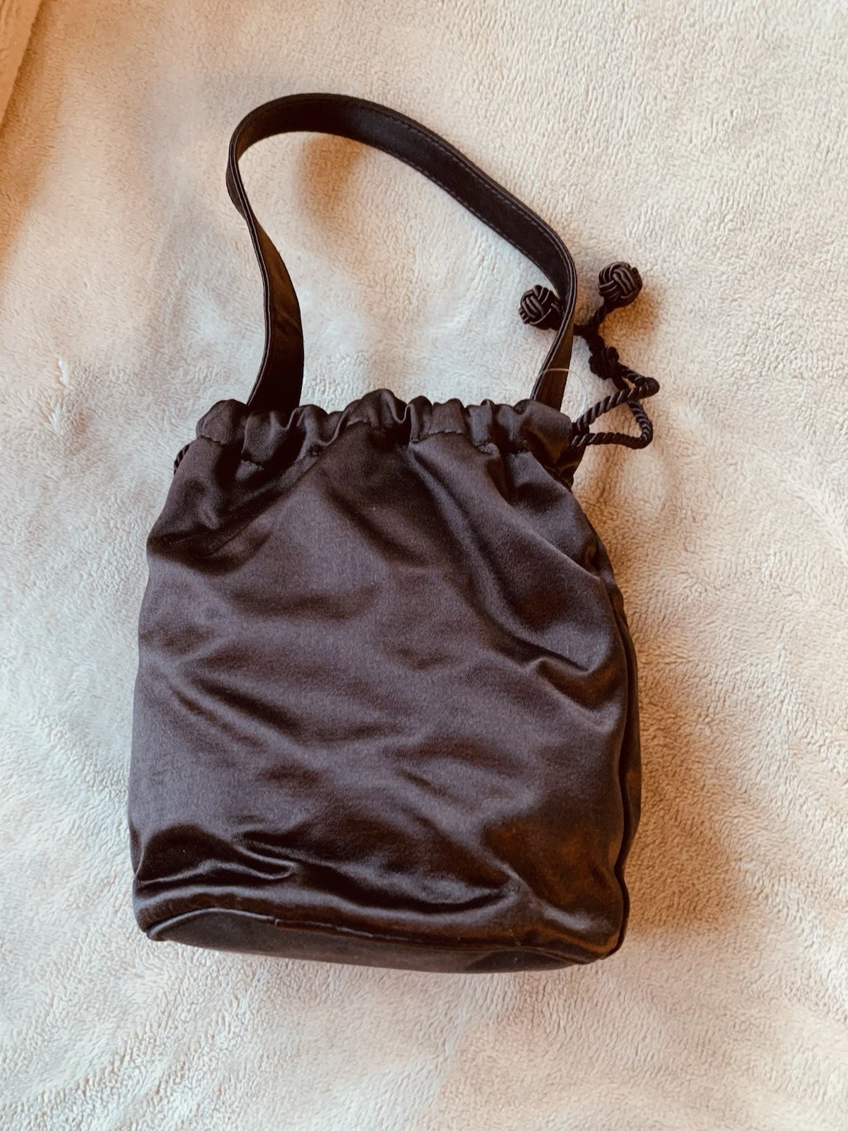 Borsa da sera BOTTEGA VENETA vintage anni 80 raso coulisse marrone cioccolato mini nuova con etichetta